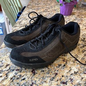 Worn once shimano spd mountain bike shoes, like new condition